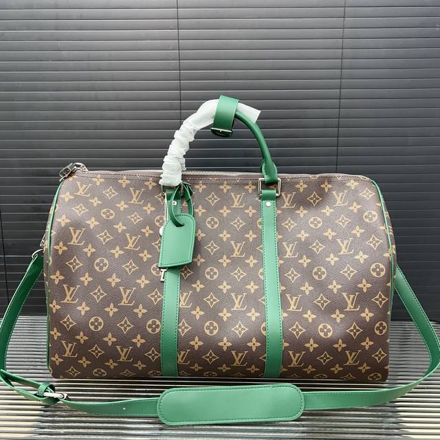 Louisvuitton 路易威登 Keepall旅行袋 手提包袋 机场包 采用精湛镶嵌细工，实物拍摄 原厂原版面料 配送 防尘袋 50 X 28Cm。