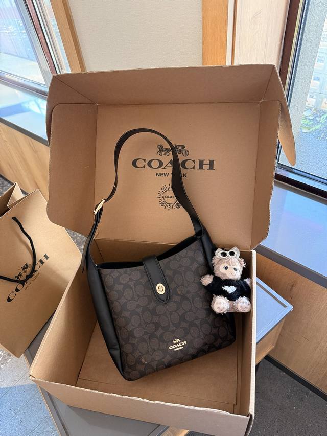 送挂件 礼盒包装 Coach新款nhadley美哭啦 Coach十月新款hadley Crossbody 可调节拼接肩带设计可腋下可斜挎 麂皮材质氛围感一整个电