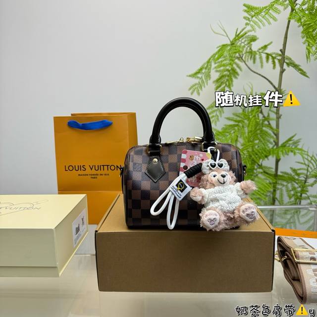 折叠盒 随机赠送小熊挂件 Lv Speedy 20枕头包 Lv 新款系列 City Keepal手袋,全网首发 Lv Speedy Nano 枕头包这款reti