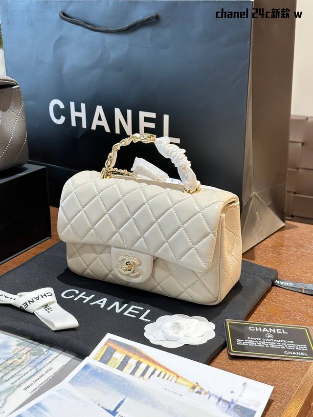 Chanel Handle Mini Cf Chanel 香奈儿新款handle Mini Cf金属手提口盖包单肩斜挎复古链条包 尺寸: 20*12*6Cm链条