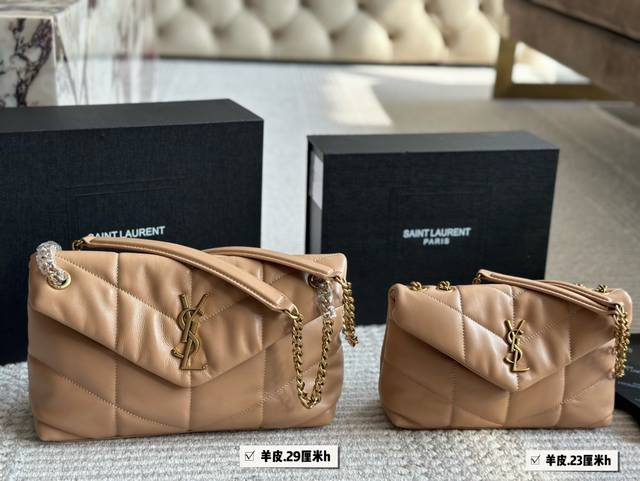 配盒 羊皮 Size： 29*22Cm 大 23*16Cm 小 Ysl 云朵包包 Loulou Puffer 绗缝小羊皮包 犹如怀抱云朵般的感受