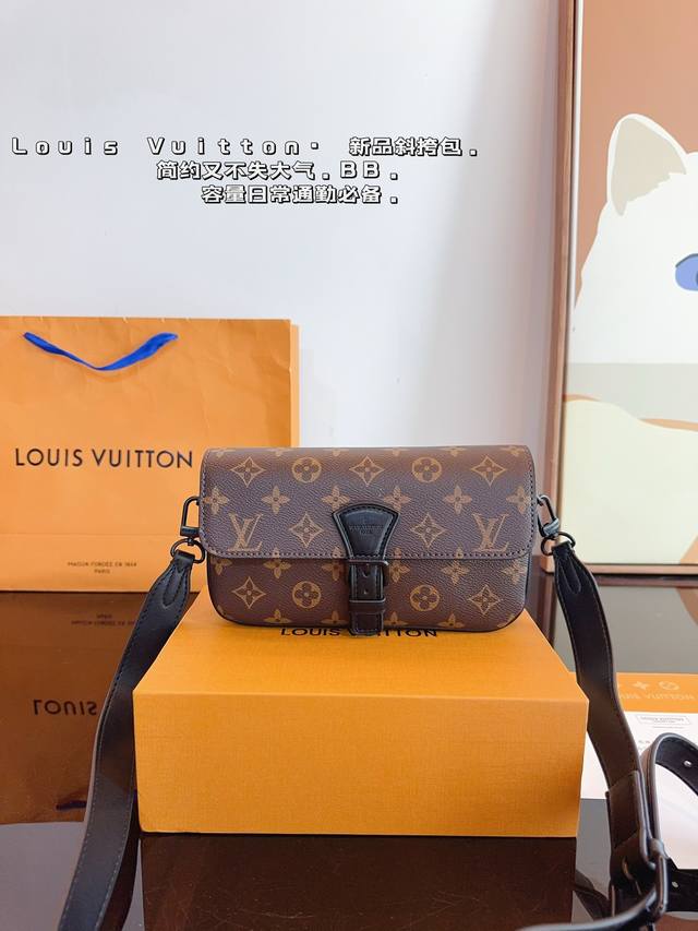 配礼盒. Lv 新款 横版马鞍包.男生必入超经典测评 又是一期louis Vuitton男包推荐真的很精彩 很多男包除了男生喜欢 今天推荐的这只outdoor系