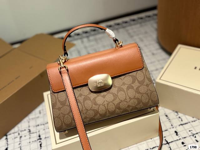 折叠礼盒包装 Coach 新品 Eliza 系列手提包 Coach新品来咯 全新系列eliza 系列链条包 员8 适合日常出行和旅游出行使用 方便的链条可以斜挎