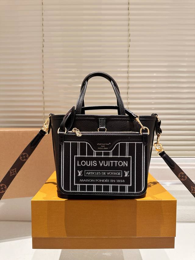 Lv Neverful 双面都可用的小tote 专柜最新品发售 原单品质 怎么搭配都好看 尺寸19.18配礼盒