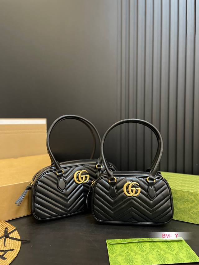 小号 大号 配盒 Gucci 新款 保龄球 腋下包 Marmont 系列新品 皮质超赞 尺寸大号35*18 小号26*15