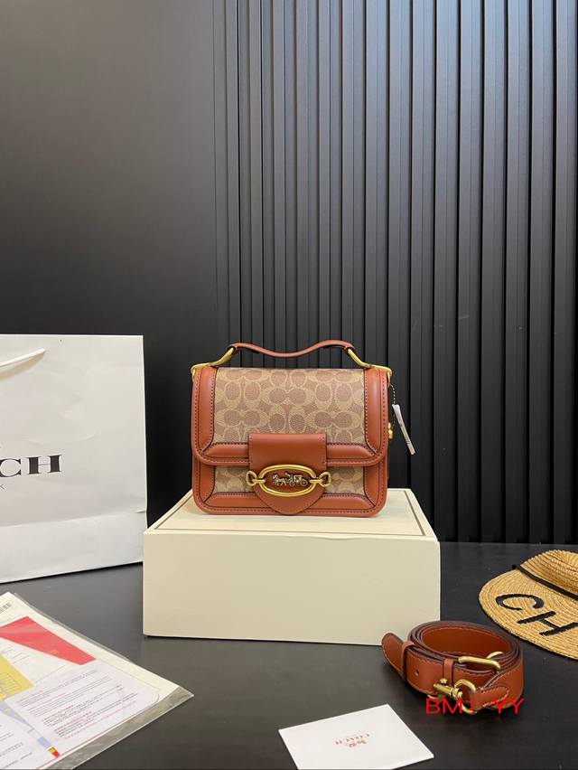 配折叠礼盒 2024 Coach Hero Shoulder Bag系列手提包 牛皮老花斜挎包女包 超级实用的款式 手提肩背 多用款 Coach蔻驰新款hero