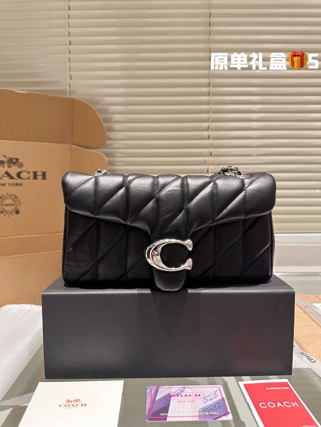 顶级小羊皮 Coach All Black链条 。Otabby 系列新款 Coach 链条 ”。包包天花板来啦~ 暗黑系高级感拉满的全黑金属扣、金属链条 ”名