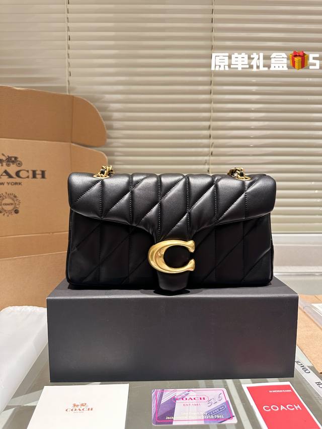 顶级小羊皮 Coach All Black链条 。Otabby 系列新款 Coach 链条 ”。包包天花板来啦~ 暗黑系高级感拉满的全黑金属扣、金属链条 ”名