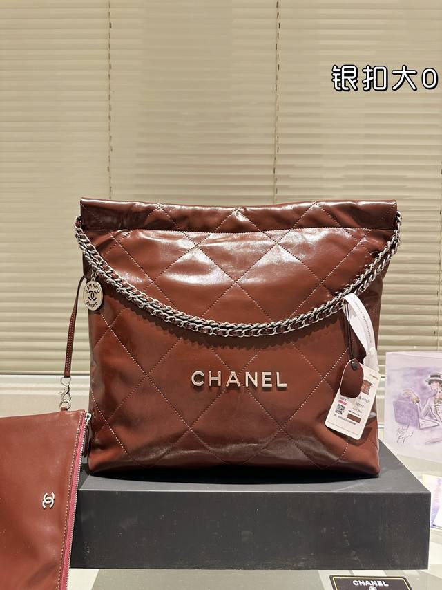 全套包装 Size：36*36Cm 大 Chanel 22Bag 更酷哦！ 油蜡皮很耐造 高级感拉满 搜索 香奈儿垃圾袋