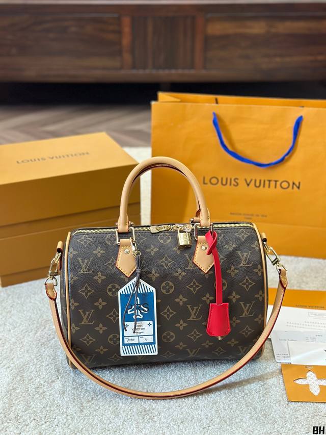 Lv Speedy 30Cm枕头包 无论版型 内里和专柜毫无差别 真正原版复刻 内里可拆卸 火遍全球的爆款机场大包 机车女神包 明星同款 贵气而充满活力的品牌设