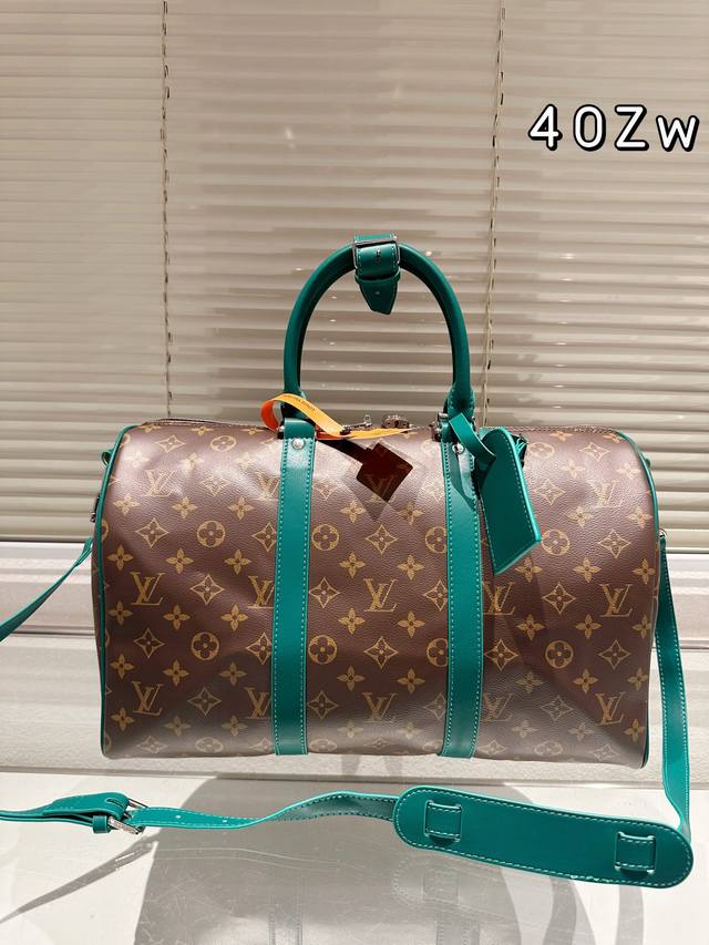 Lv Speedy 40Cm枕头包 无论版型 内里和专柜毫无差别 真正原版复刻 内里可拆卸 火遍全球的爆款机场大包 机车女神包 明星同款 贵气而充满活力的品牌设