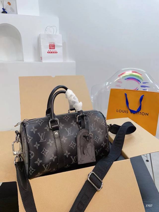 配折叠盒 Lv Prefall Keepal手袋 Lv夏日新款系列 City Keepal手袋，全网首发lvspeedy Nano 枕头包这款retiro 手袋