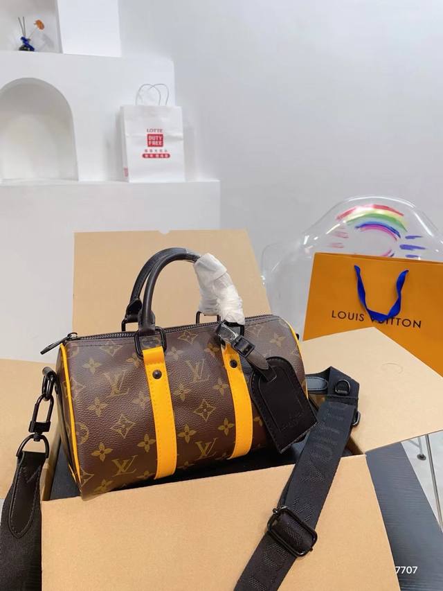 配折叠盒 Lv Prefall Keepal手袋 Lv夏日新款系列 City Keepal手袋，全网首发lvspeedy Nano 枕头包这款retiro 手袋