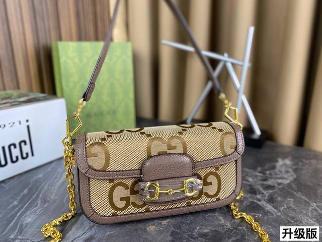 配全套包装 升级版 Gucci 1955马鞍法棍包 马鞍扣系列出一个火一个 斜挎改成了金属链条太好看了容量超级nice 没有繁复的修饰 却更显得高级感 手挎也是