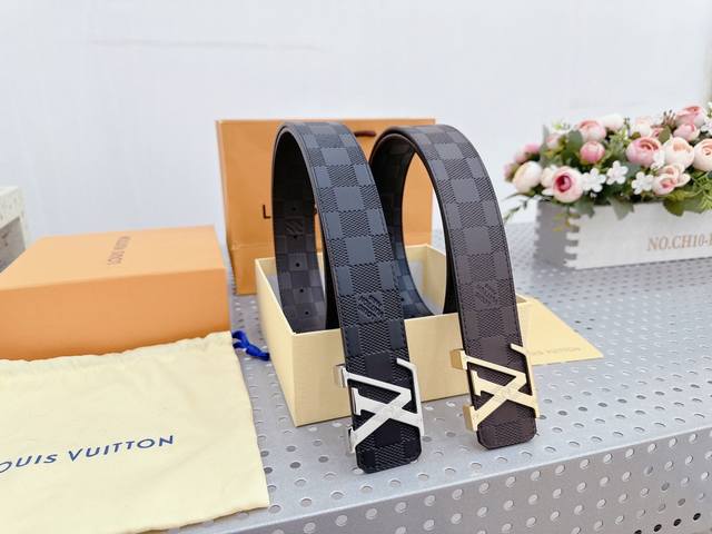 路易威登louis Vuitton 法国 专柜品质 官网同步 宽度3.8Cm 精美钢扣头 原版意大利双面进口小牛皮原版花纹 双面可用 黑色 咖啡 双色 手感极佳