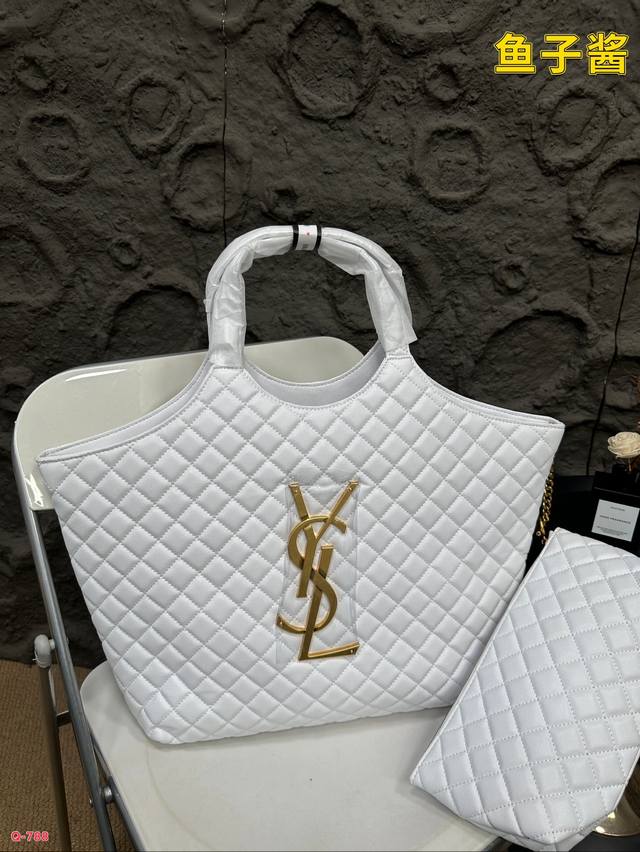 圣罗兰ysl 鱼子酱 金属大logo托特包 任何搭配都能够轻松驾驭 低调有质感容量也很可 尺寸：48.29Cm