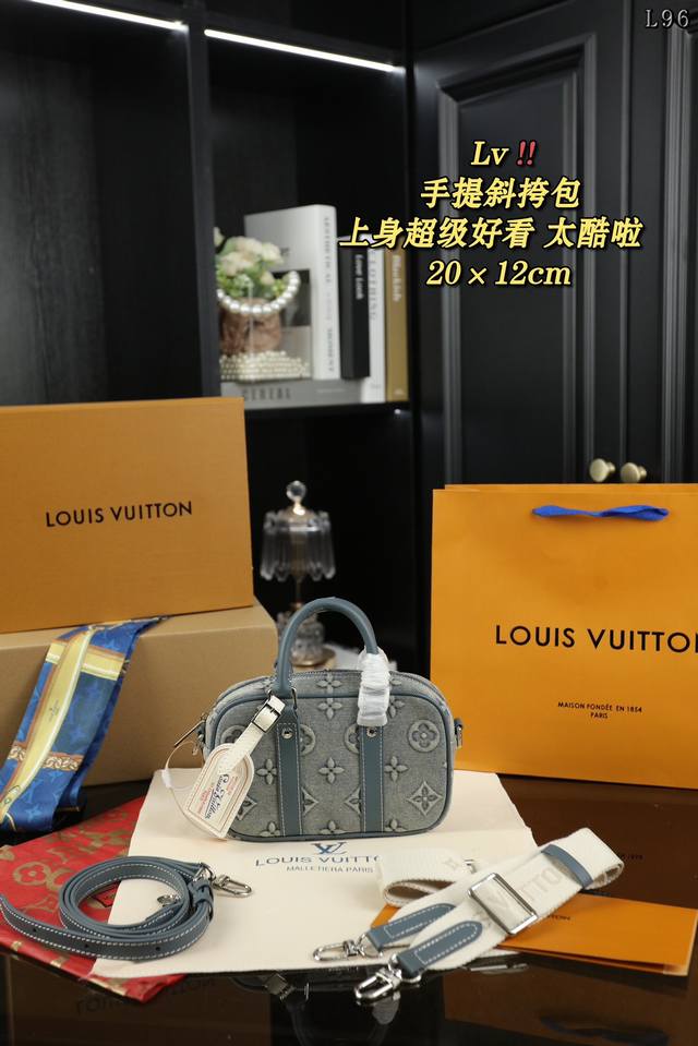 配全套礼盒丝巾 Lv Nano Porte Documents 手提单肩斜挎包 Lv新款超迷你nano小方包10 Lv新款 Nano Porte 小方包 上身炒