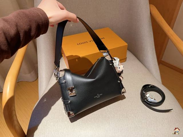 配送挂件 Lv路易威登 Louis Vuitton 谷爱凌同款 Trunk秀款软盒子 尺寸21×14 礼盒包装