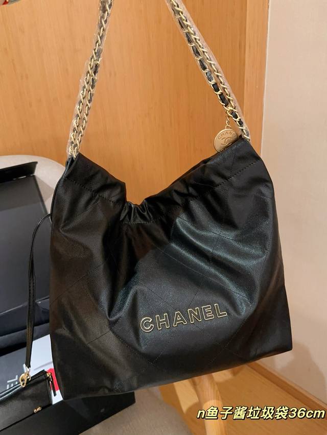 鱼子酱 Chanel香奈儿 Chanel22Bag垃圾袋 尺寸36Cm 礼盒包装