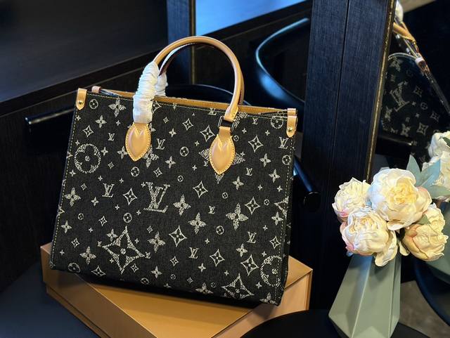 折叠礼盒 Lv 中古 牛仔 Nf 购物袋 Neverfull 购物袋！入门级的款式哦！绝对的终身款！此物经典不言而喻！街拍和实用都是非常nb的选择！大家拿到后可