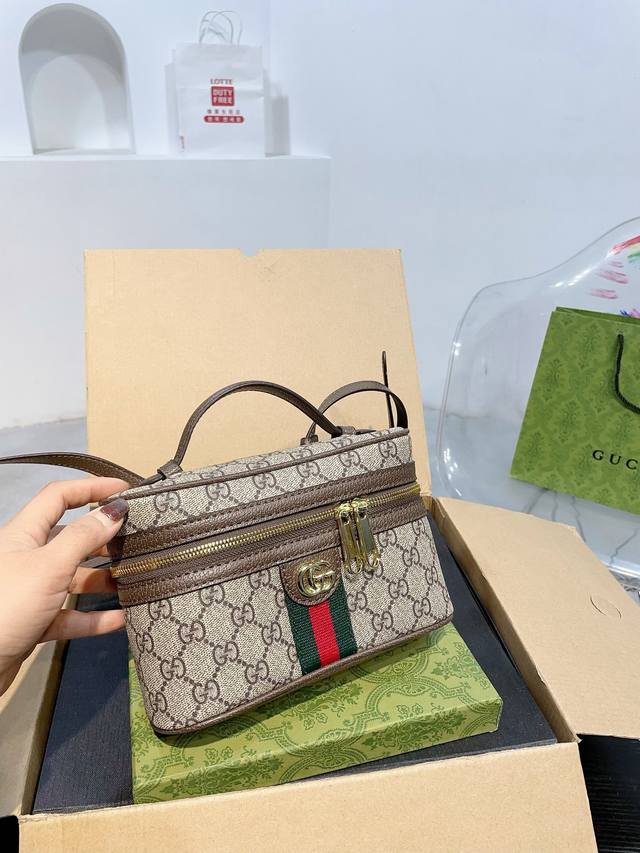 配盒 Gucci 酷奇 新品化妆包 可手提 可斜挎 不限制年龄段 尺寸21*13