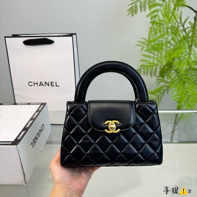 全套包装 Size：20*12Cm 小香家chanel 香奈儿23K Kelly 最美的23K，太好看了想要马上滴滴sa的冲动 毛呢新包真的超香哦！