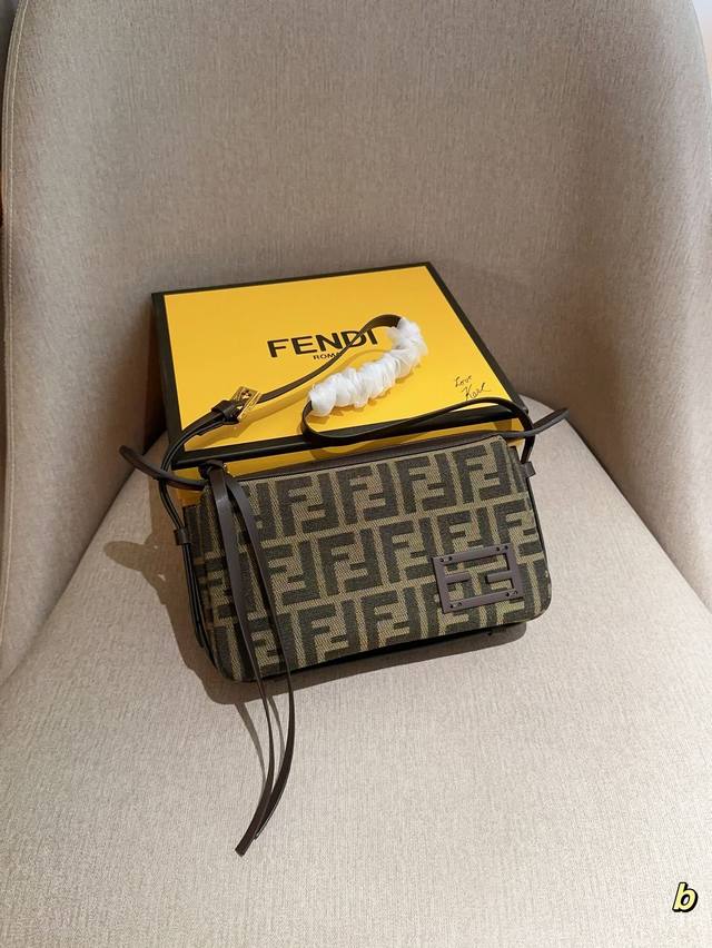 芬迪fendi 中古老花手提包斜挎 尺寸24×14×6 礼盒包装