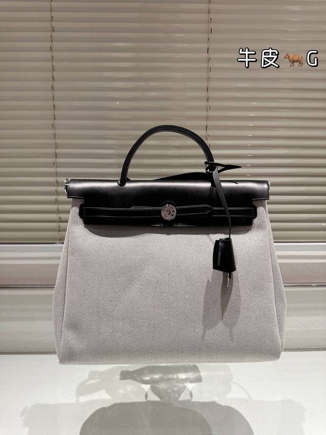 原版布 Size : 30*26Cm Hermes 爱马仕 黑皮配风衣灰 Herbag31Cm 内缝 进口头层牛皮搭配原版布 帆布购物袋雕 实物好装的一款包 最