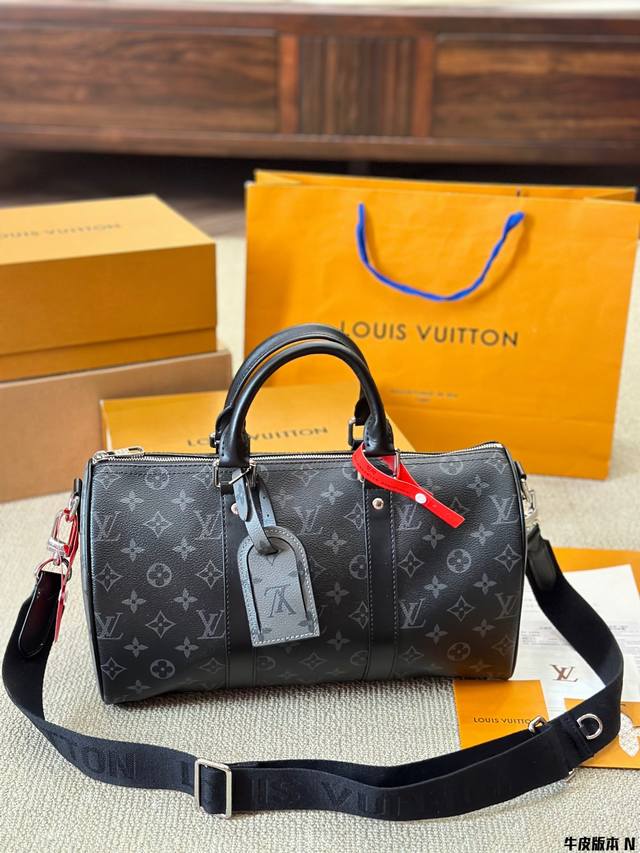 顶级原单 纯牛皮 男帅女飒！！Lv Keepall35 黑武士真的泰裤辣 路易威登 Keepall 35 黑银配色 时髦与酷酷并存 黑色老花有辨识度又低调 Ci