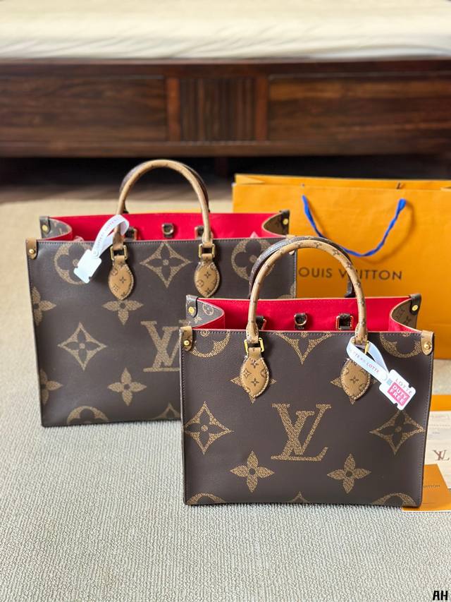 Lv Onthego 42 35Cm 压字 丛林包 折叠礼盒 原单品质 Lv A B面喷绘 Onthego妈咪袋 性价比之王这是一款超赞的包型，灵感来自于恶搞l