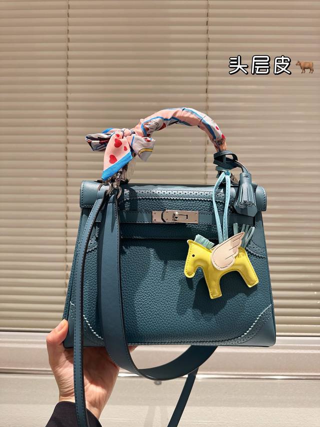 头层牛皮 Hermès 爱马仕 蕾丝凯莉包 高端质量 专柜最新款进口荔枝纹 明星同款 原版质量 ，Hermès每个女孩的必备品 尺寸：28Cm