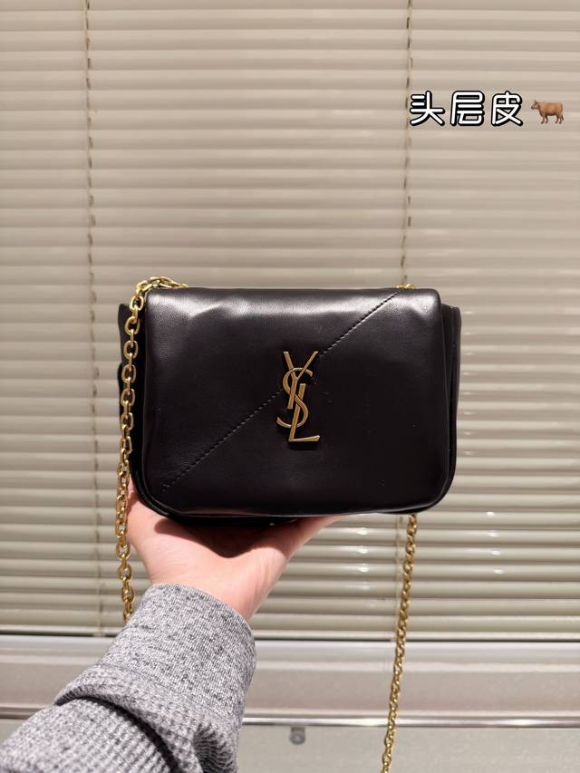 头层牛皮 Ysl 链条包 慵懒随性又好背 上身满满的惊喜 高级慵懒又随性 彻底心动的一只 Size：21.15