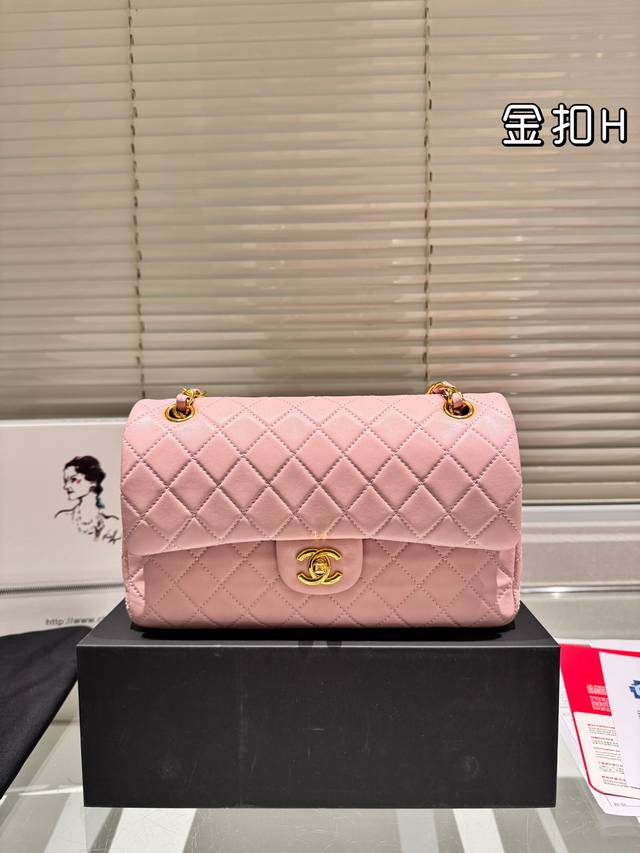 原单品质 “复刻版 Chanel 26Cm Cf ” Chanel礼盒专柜包装 无疑是个美胚子简直就是狙击小仙女们心脏的利器珍珠女孩的优雅与温柔就像珍珠本身的特