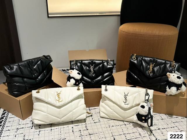 大号 挂件15 Ysl 圣罗兰 女士puffer绗缝小羊皮 全套折叠盒包装今年最值得买的秋冬包包ysl软糯的云朵包 杨幂款ysl软糯的云朵包 Loulou 包评