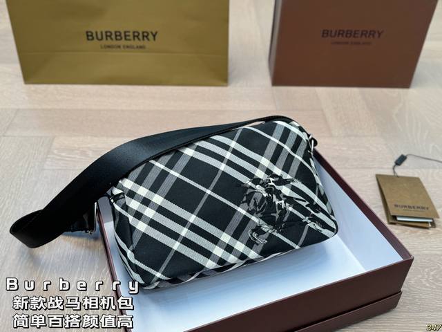 配盒 Burberry 巴宝莉相机包 男女都可以背的款式 自己背腻了还可以给男朋友 超喜欢随性帅气的包包 尺寸25 17