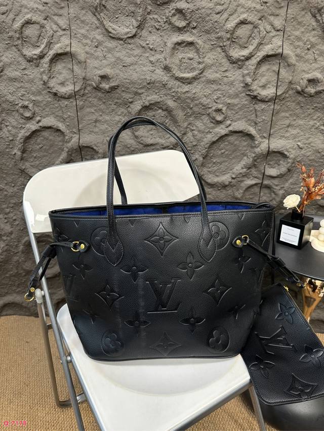 Lv Neverfull 购物袋 之前一直 Get不到经典款nf包的美，Lv 最经典的包款可以说是i最最经典的包包以及很多红薯宝宝们人生第一只奢侈品包 第一只i