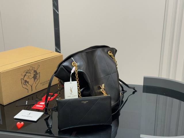 配折叠盒飞机盒 Size：35.31Cm 圣罗兰太好搭配了呜呜呜 Ysl Bag 更酷哦！ 面料很耐造 高级感拉满 搜索 垃圾袋