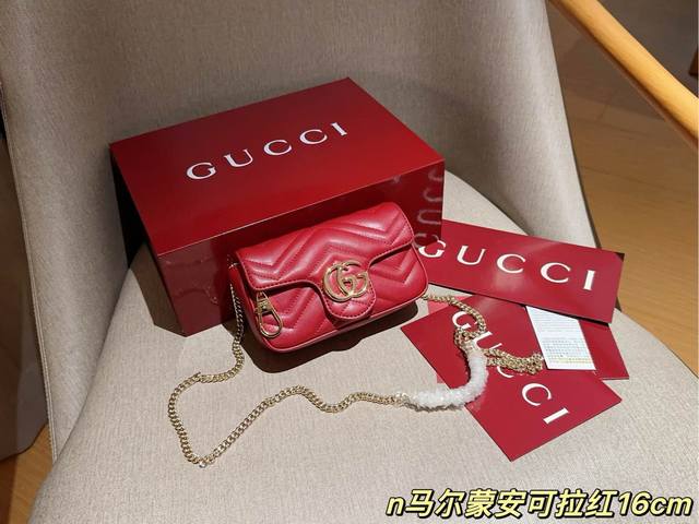 安可拉红 Gucci古奇 Mini 经典百搭款marmont 马尔蒙马蒙链条包 尺寸：16.5*4.5*10Cm 礼盒包装