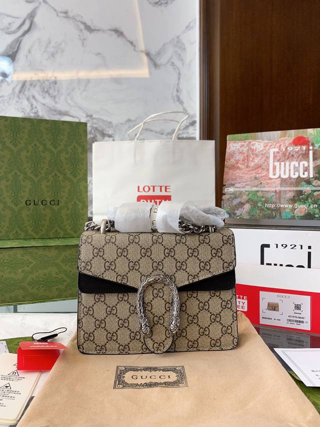 复刻版 小牛皮 20Cm Gucci 全面升级专柜对版品质 经典dionysus酒神包 就是alessandro亲自设计的 名字来源于古希腊罗马神话中的酒神 经