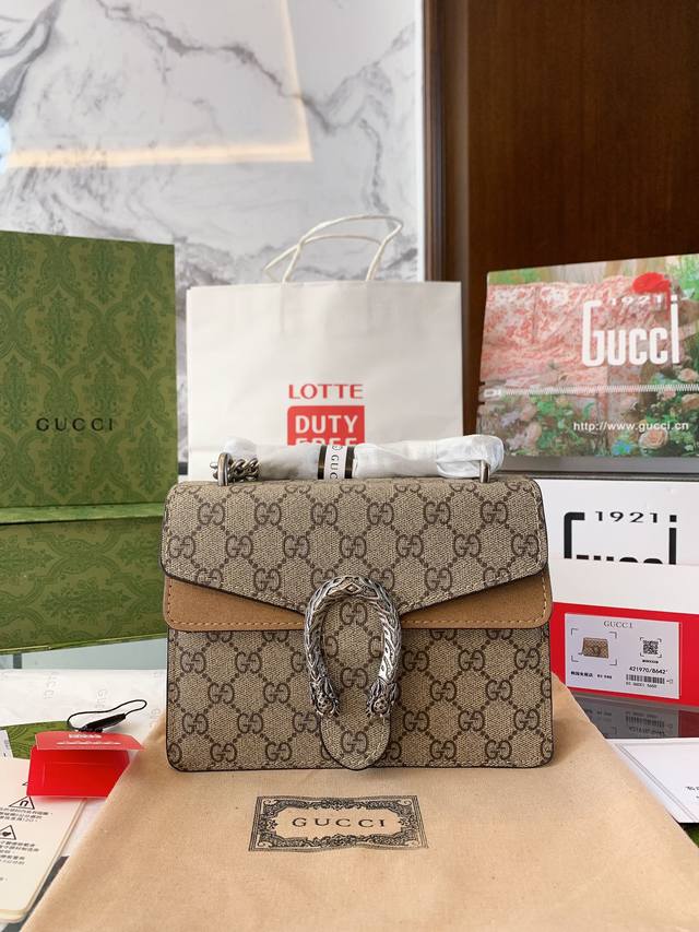 复刻版 小牛皮 20Cm Gucci 全面升级专柜对版品质 经典dionysus酒神包 就是alessandro亲自设计的 名字来源于古希腊罗马神话中的酒神 经