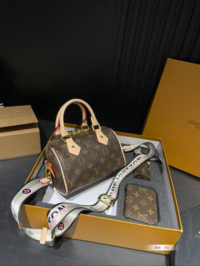 三件套 配盒 Lv Speedy 20枕头包 Lv 新款系列 City Keepal手袋,全网首发 Lv Speedy Nano 枕头包这款retiro 手袋以