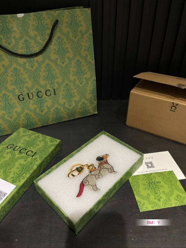 配盒古奇gucci 动物园系列小狗 挂件 可可爱爱 小巧玲珑