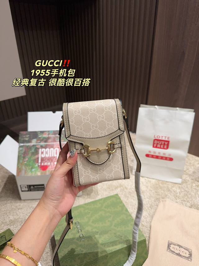 全套包装尺寸11.16 酷奇gucci 1955手机包 很酷很百搭 任何搭配都能够轻松驾驭 时尚潮流