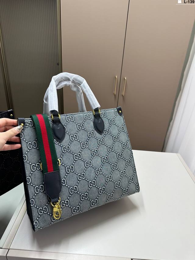 酷奇 托特包 Gucci 质感很高级 容量超级大也很耐用 日常出街背它回头率百分百 就是这种随性慵懒感 L-139尺寸35×30