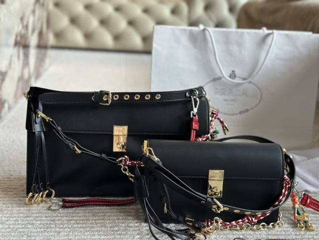 Size：24 14Cm 35 19Cm Prada