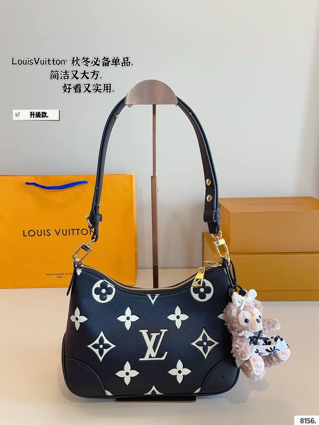 配礼盒. Lv 2024新款boulogne牛角包 拉链 老花 皮肩带 轻便 大容量▼ 斜挎 单肩 腋下 手提 一包四背，链条点8和肩带都可拆卸 刚拿到有点压扁