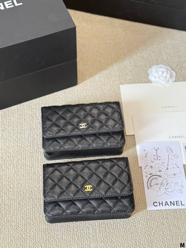 Chanel Woc 发财包 小香牛皮最近好多明星都在背 Chanel 19 这款包是由老佛爷karl Lagerfeld 和 Chanel现任创意总监 Vir