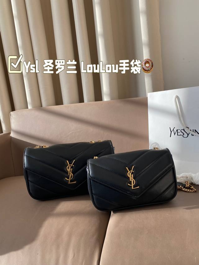 Ysl Loulou手袋 圣罗兰25早春loulou款式强势回归 羊皮信封式手袋饰以人字纹绗缝明缝线 搭配滑动式链带可肩背可斜挎 满足多场合搭配使用需求 尺寸