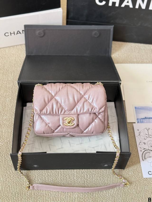 小羊皮 Chanel 香奈儿 新品 Ss24 菱格刺绣cf泡泡包 专柜走秀款 这个太美啦简直chanel肩背斜挎款 多功能包，高级重工，原版定制品质 整体效果超