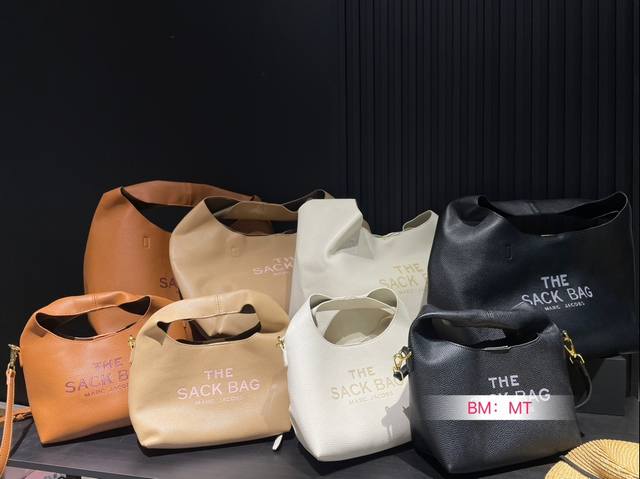 小号 大号 配盒 Marc Jacobs时髦达人必备的sack Bag 颜可甜，小小一只包,随意搭配，变身时尚达人 尺寸大号39*33 小号24*20